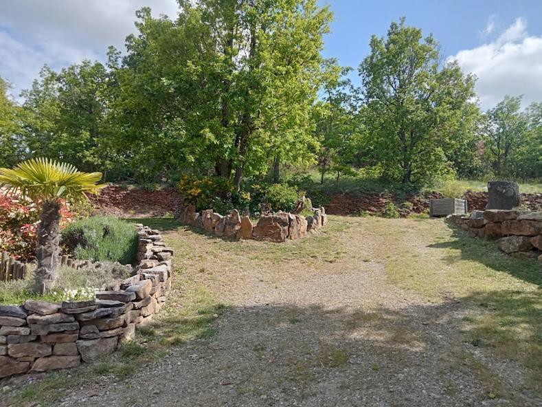 Gite De Cayssie Verrieres (Aveyron) Exterior foto